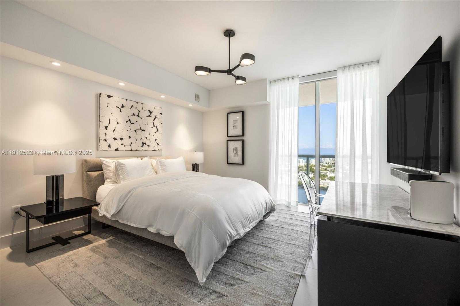 Small Image of 450 ALTON RD #2007, Miami Beach Number 4