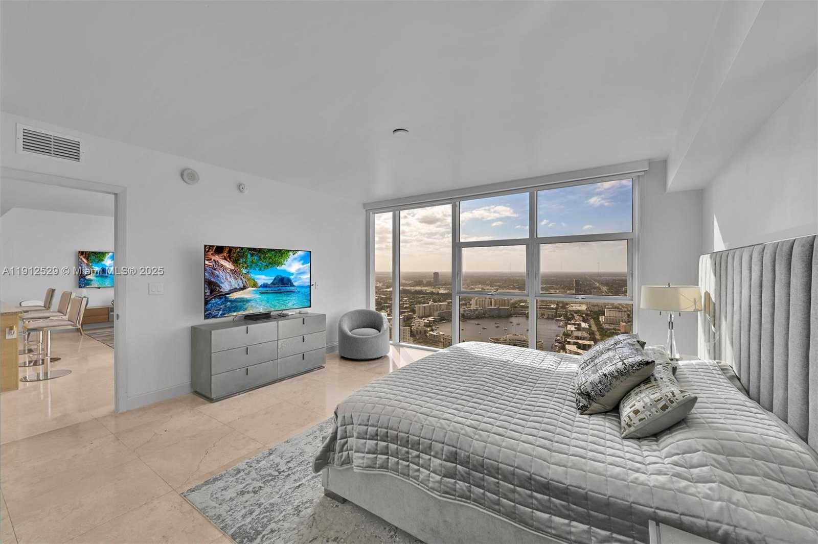 Small Image of 1830 SOUTH OCEAN DR #4807, Hallandale Beach Number 18