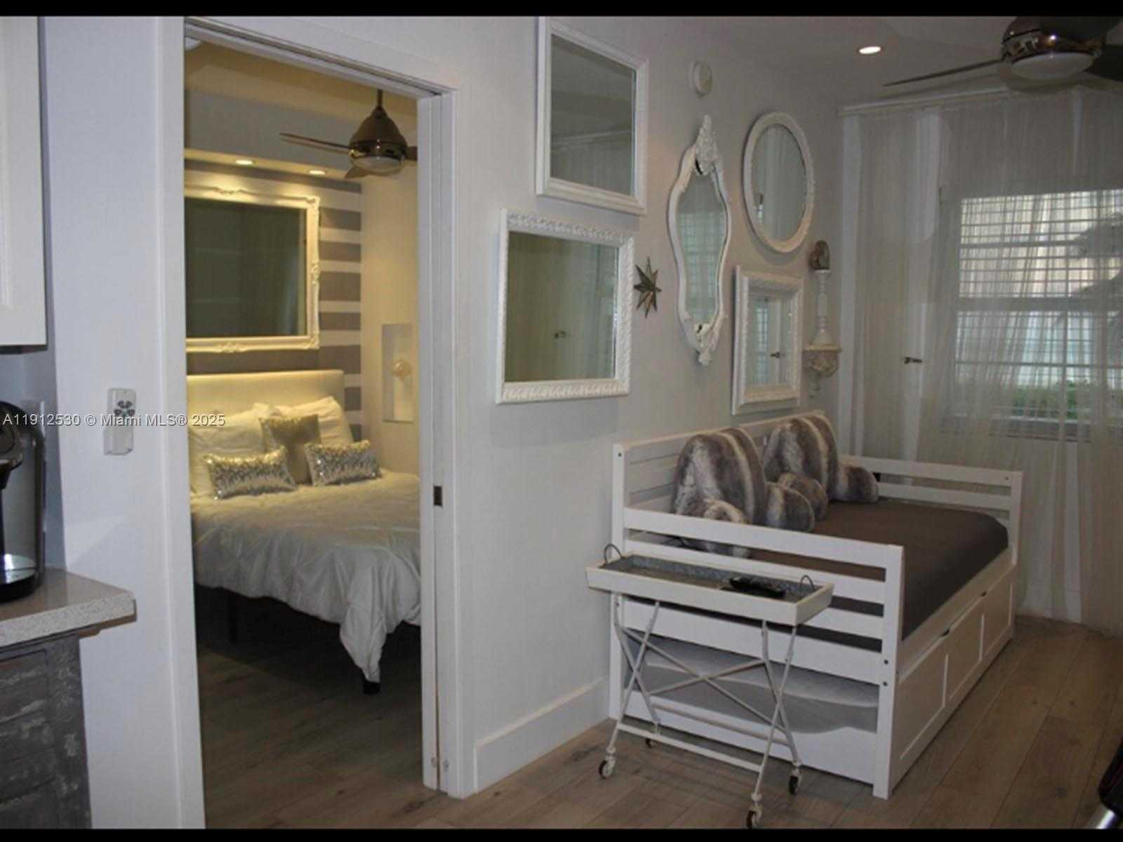 Small Image of 335 OCEAN DR #239, Miami Beach Number 12