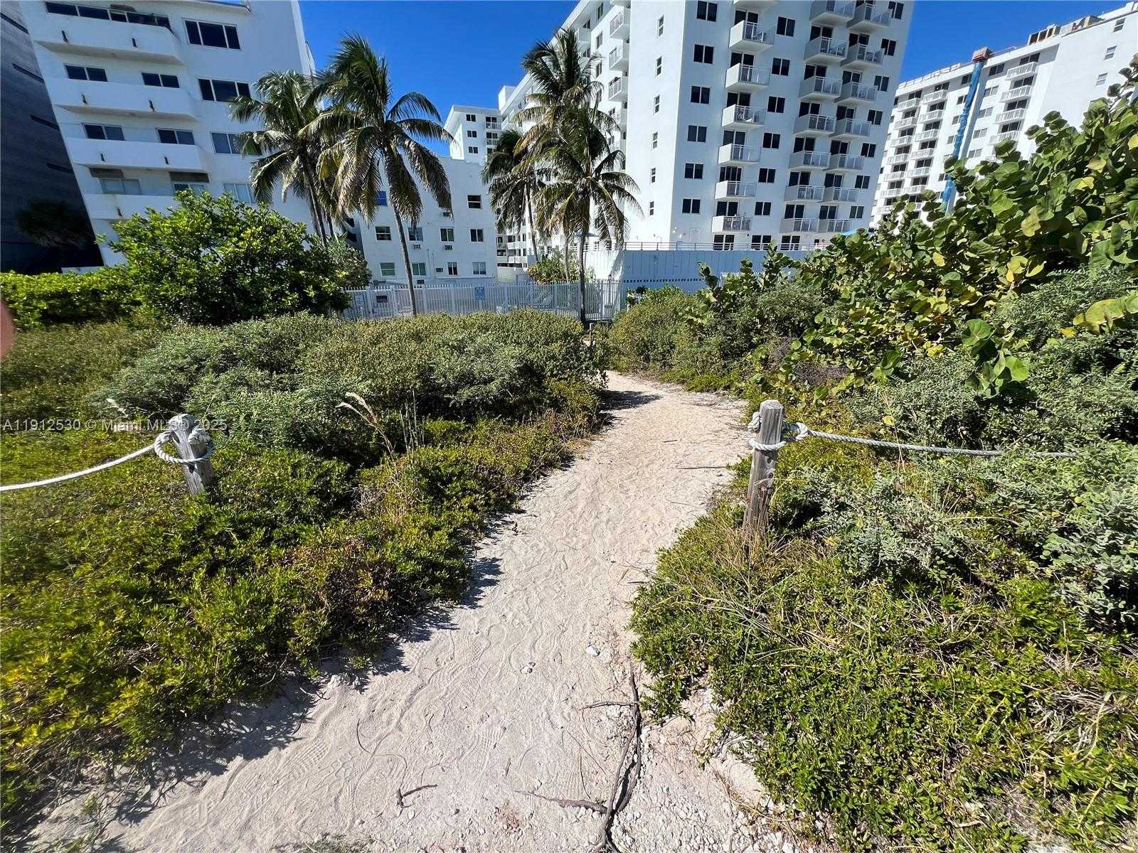Small Image of 335 OCEAN DR #239, Miami Beach Number 19