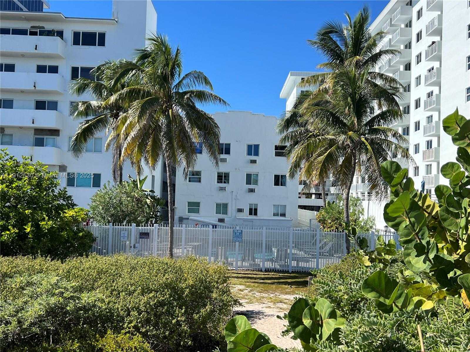 Small Image of 335 OCEAN DR #239, Miami Beach Number 22
