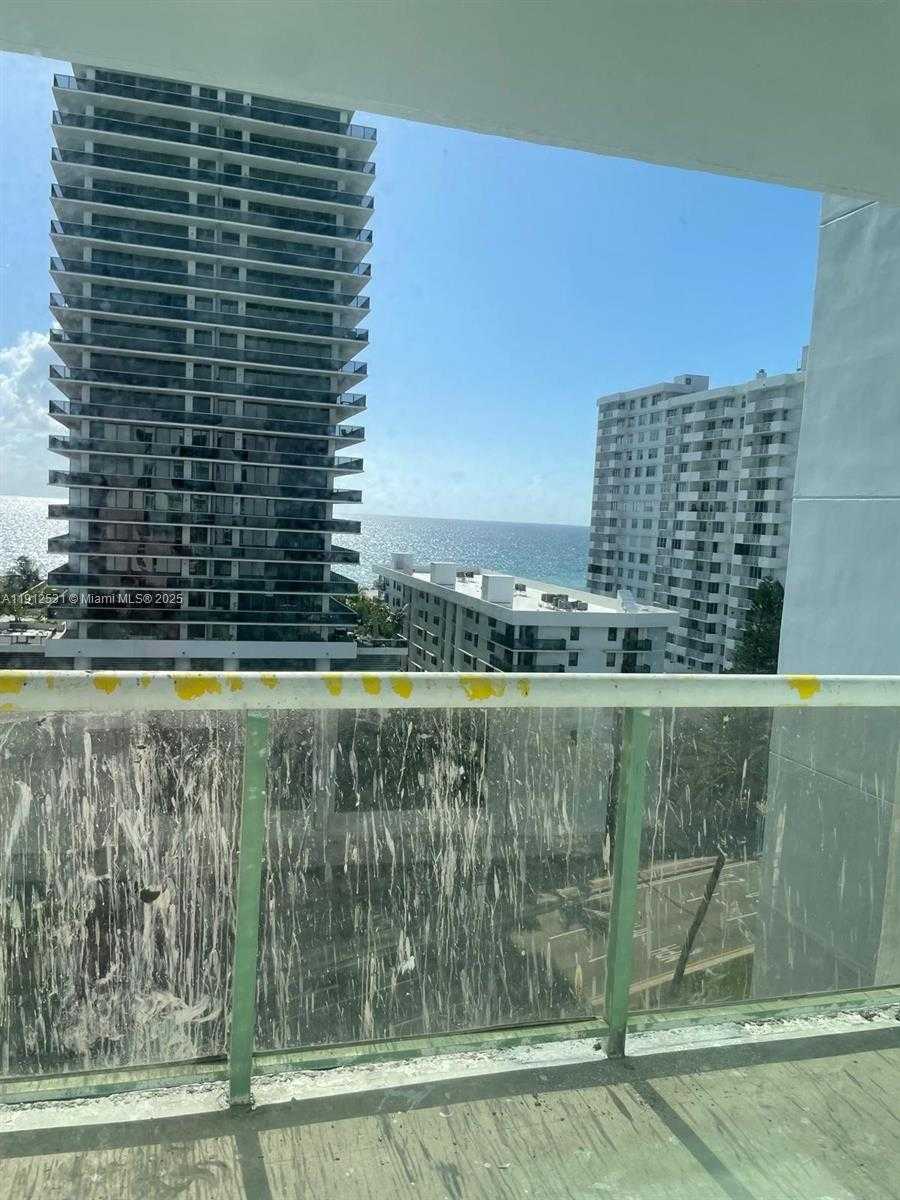 Small Image of 5880 COLLINS AVE #1006, Miami Beach Number 12