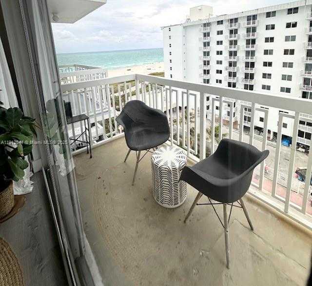 Small Image of 401 OCEAN DR #910, Miami Beach Number 14