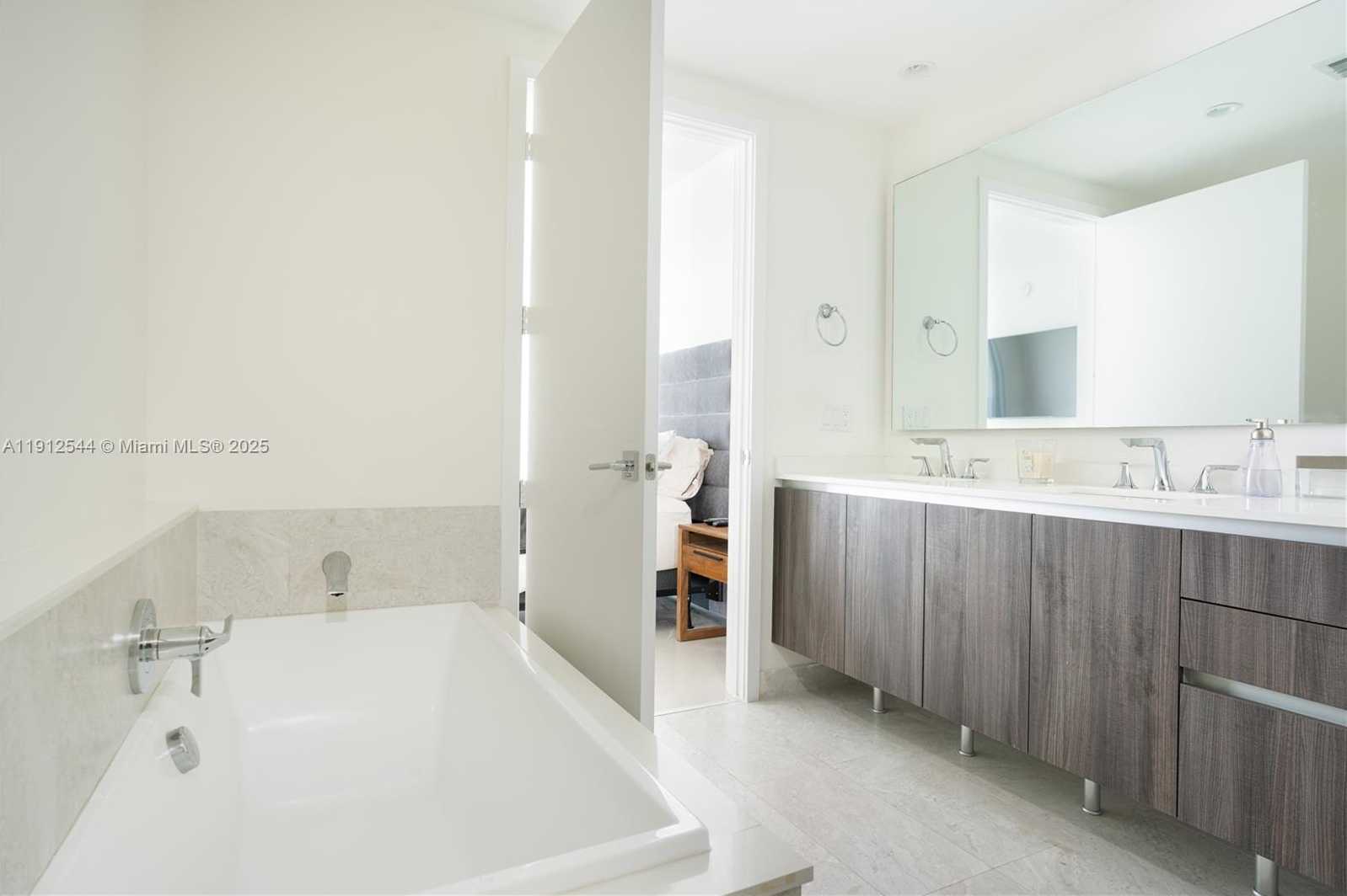 Small Image of 488 NORTH EAST 18TH ST #2210, Miami Number 21