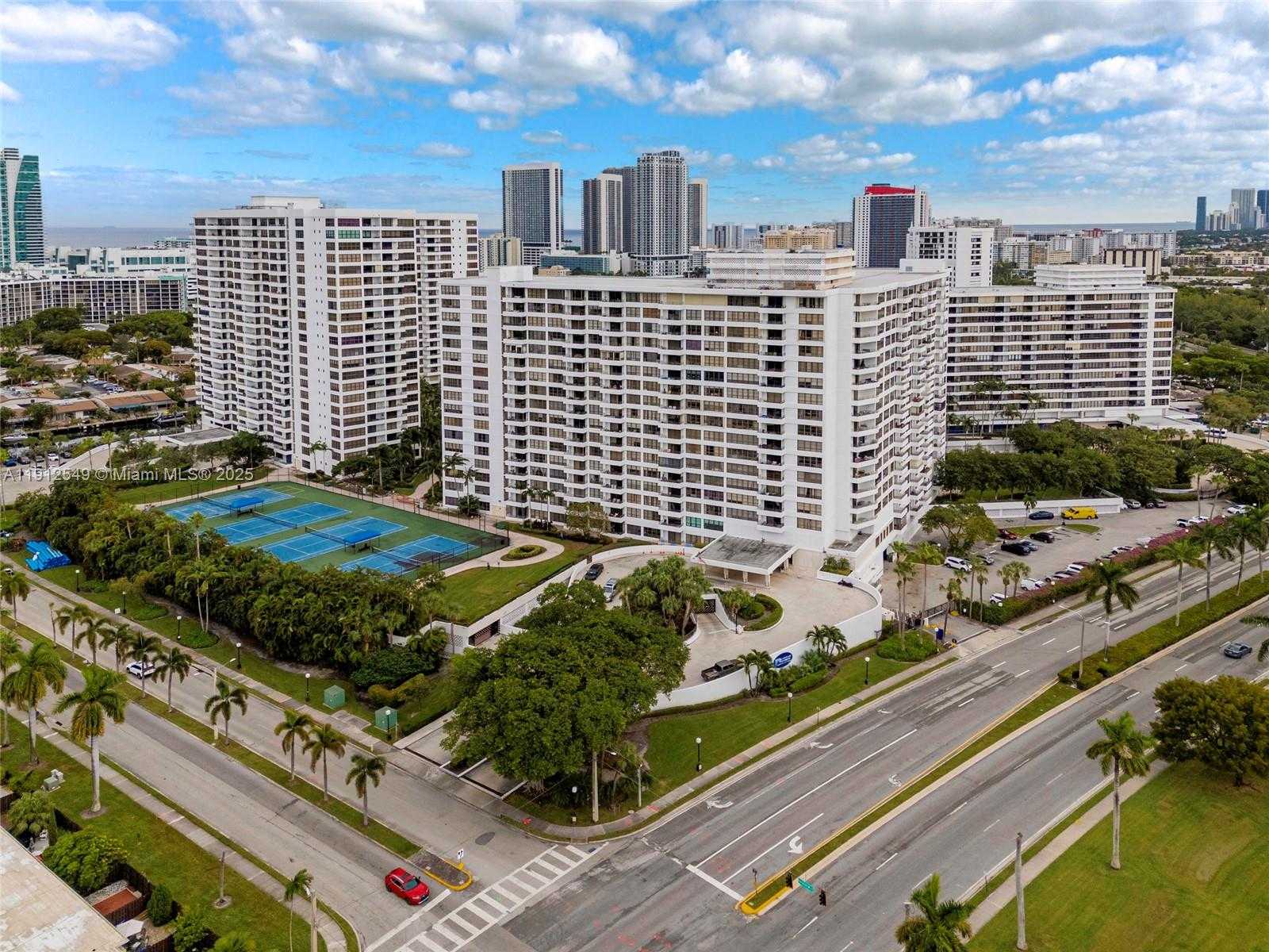 Small Image of 600 THREE ISLANDS BLVD #612, Hallandale Beach Number 3
