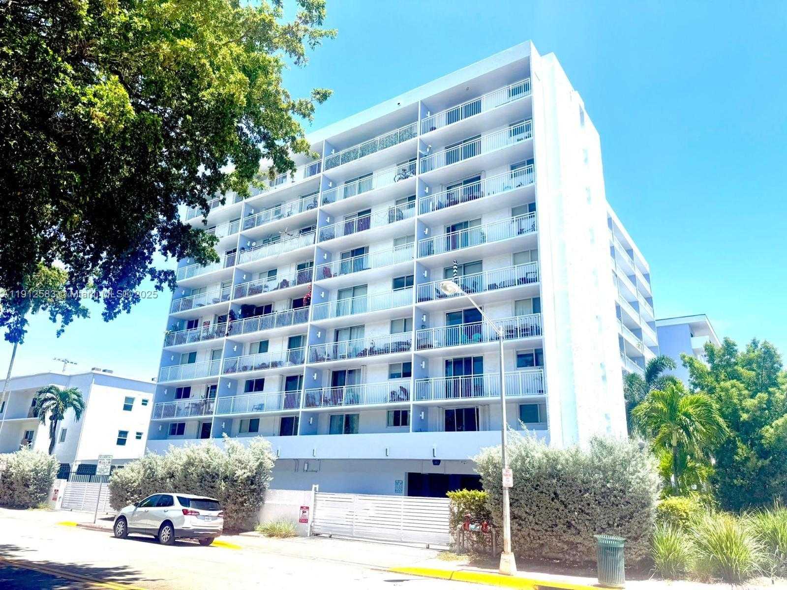 Small Image of 1045 10TH ST #206, Miami Beach Number 1