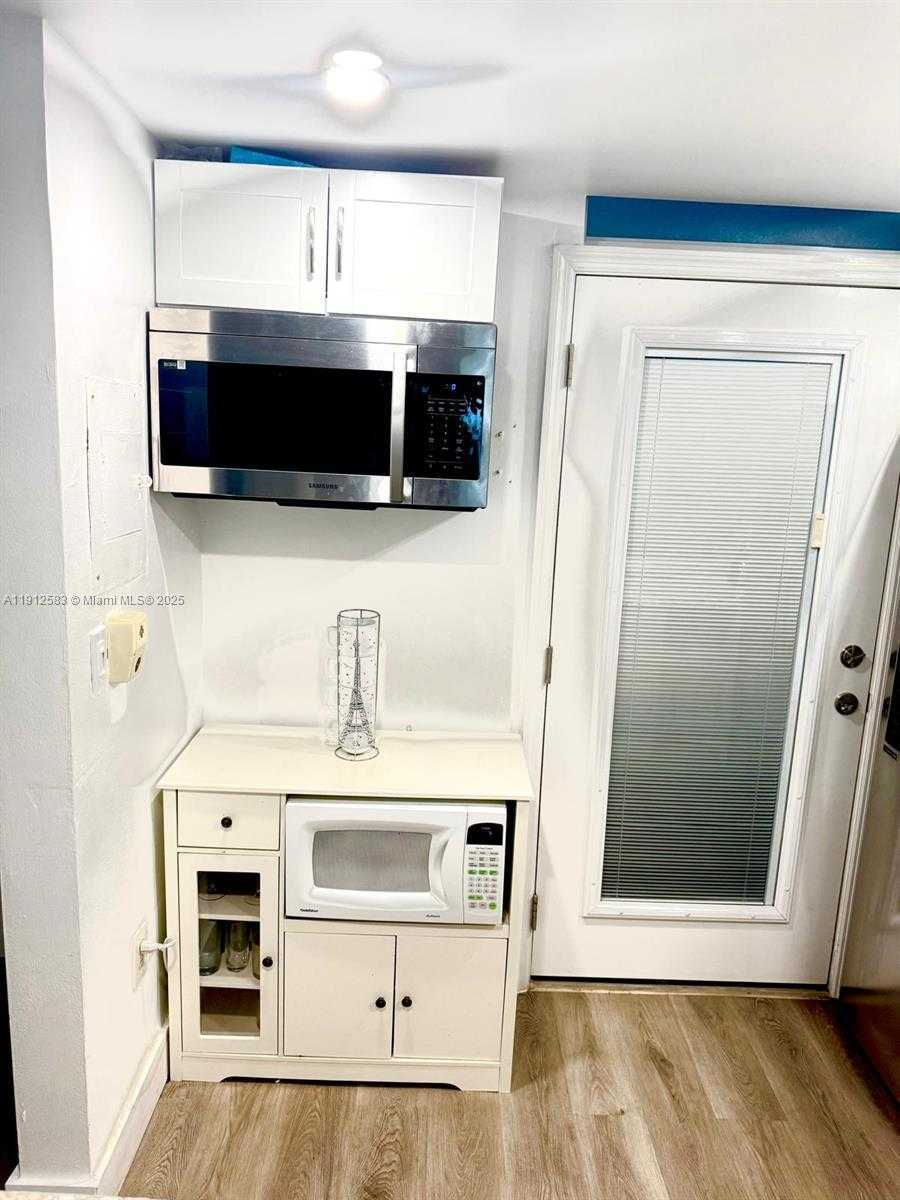 Small Image of 1045 10TH ST #206, Miami Beach Number 14