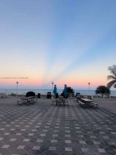 Small Image of 5701 SOUTH EAST COLLINS AVE #PH10, Miami Beach Number 11