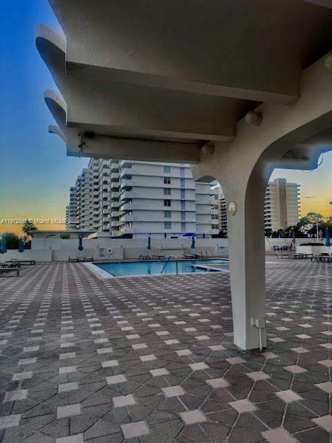 Small Image of 5701 SOUTH EAST COLLINS AVE #PH10, Miami Beach Number 14