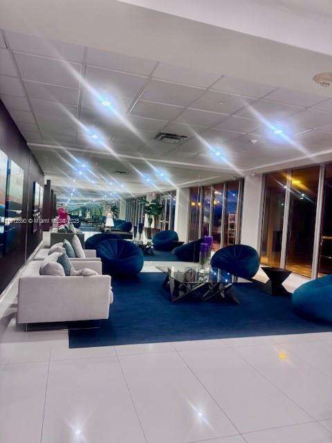 Small Image of 5701 SOUTH EAST COLLINS AVE #PH10, Miami Beach Number 17