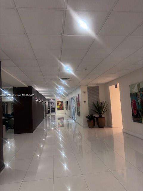 Small Image of 5701 SOUTH EAST COLLINS AVE #PH10, Miami Beach Number 18