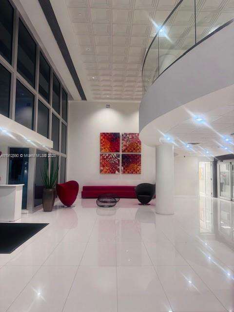 Small Image of 5701 SOUTH EAST COLLINS AVE #PH10, Miami Beach Number 19