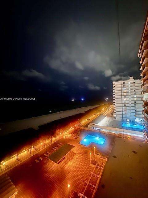 Small Image of 5701 SOUTH EAST COLLINS AVE #PH10, Miami Beach Number 21