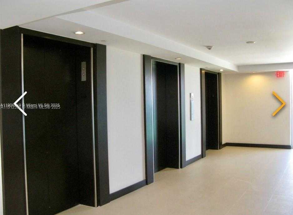 Small Image of 5701 SOUTH EAST COLLINS AVE #PH10, Miami Beach Number 25