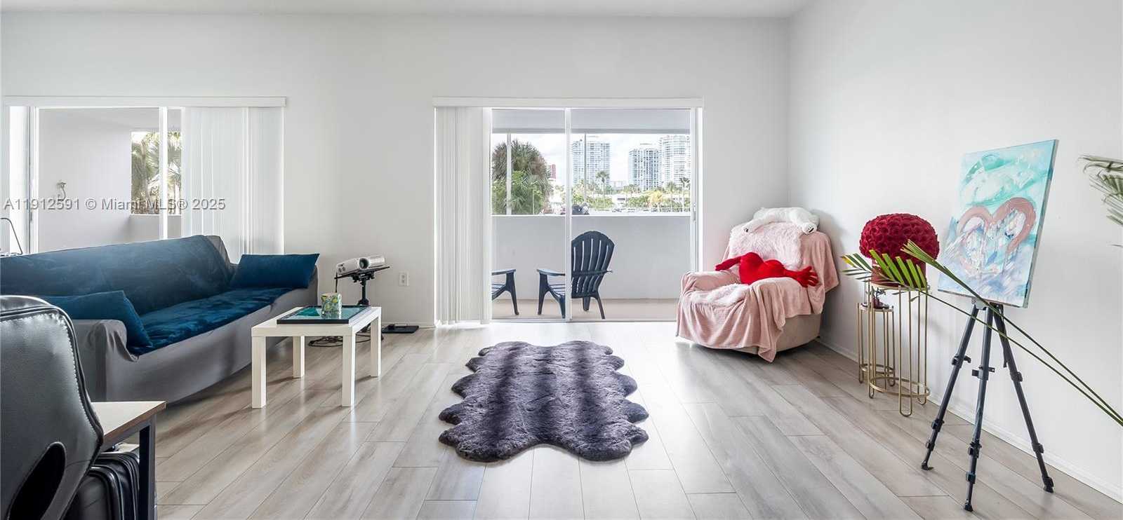 Small Image of 500 BAYVIEW DR #117, Sunny Isles Beach Number 11