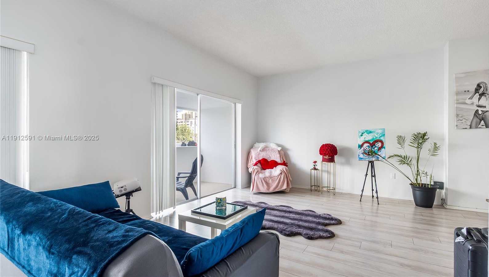 Small Image of 500 BAYVIEW DR #117, Sunny Isles Beach Number 12