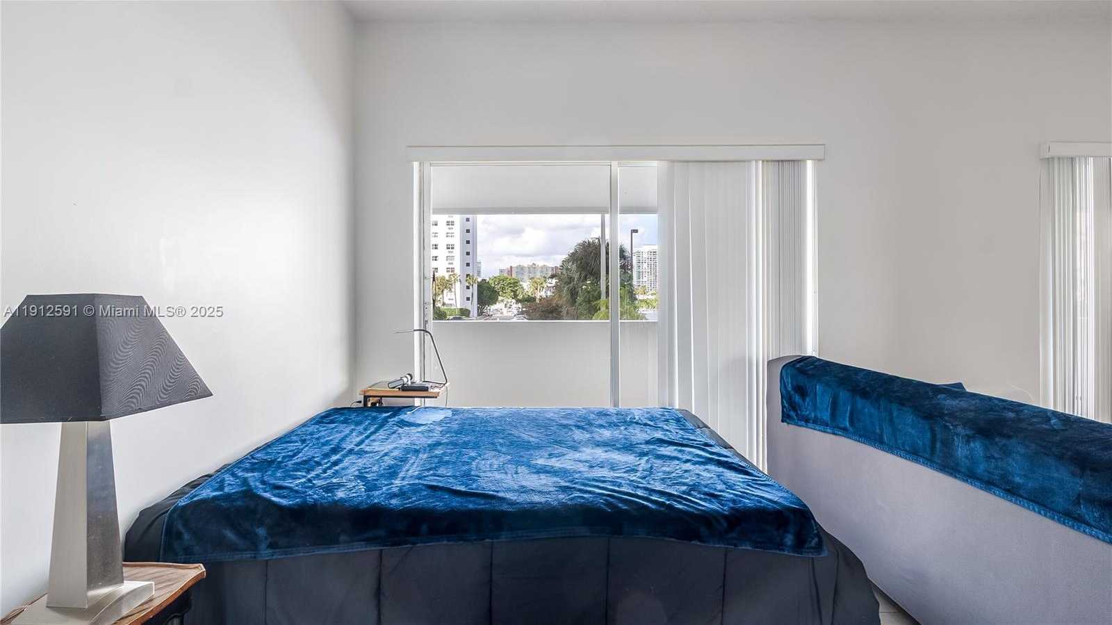 Small Image of 500 BAYVIEW DR #117, Sunny Isles Beach Number 14