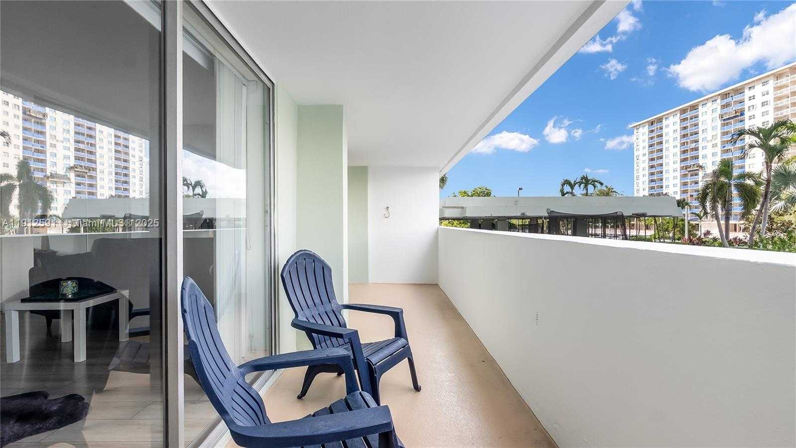 Small Image of 500 BAYVIEW DR #117, Sunny Isles Beach Number 18