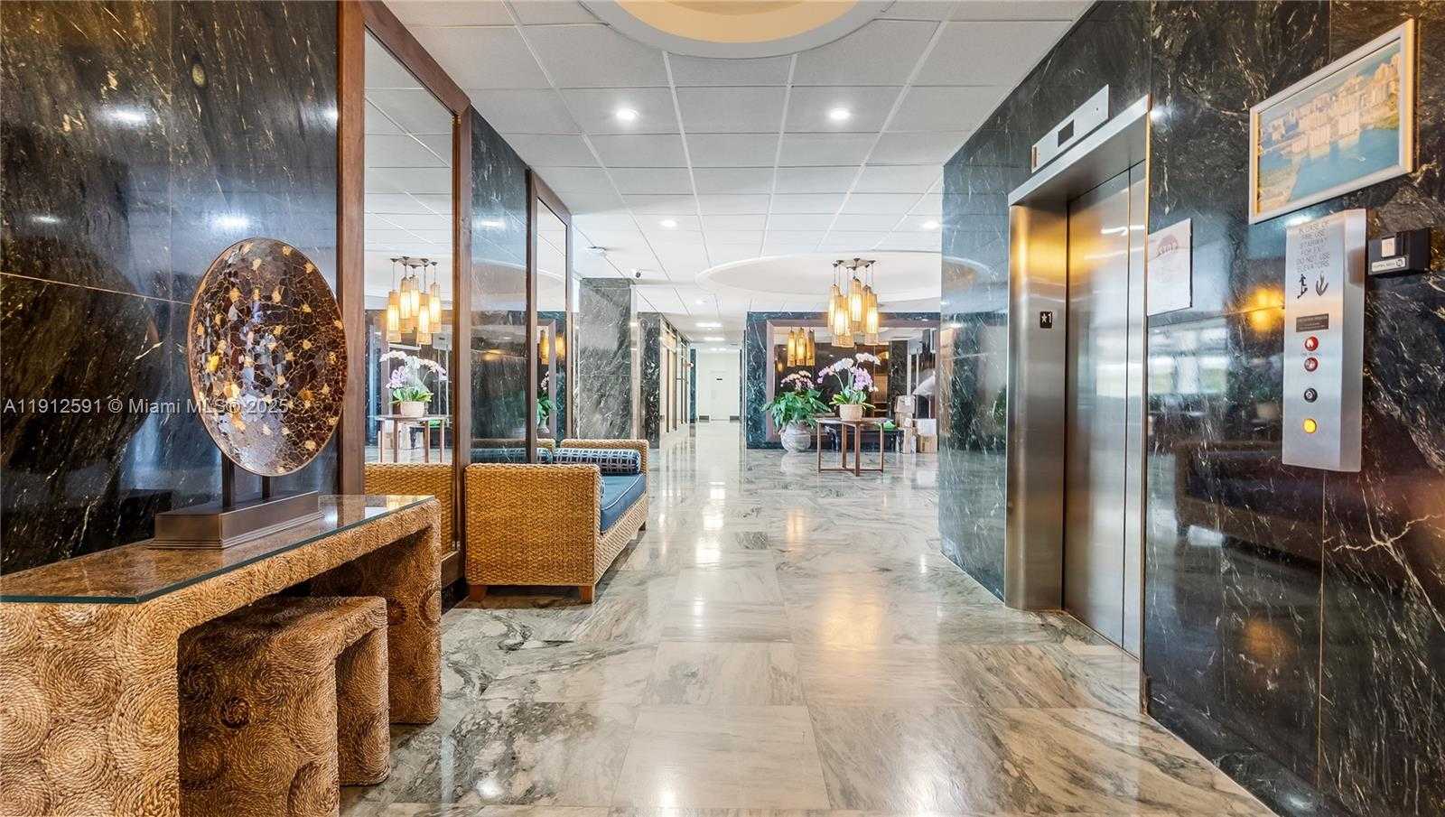 Small Image of 500 BAYVIEW DR #117, Sunny Isles Beach Number 2