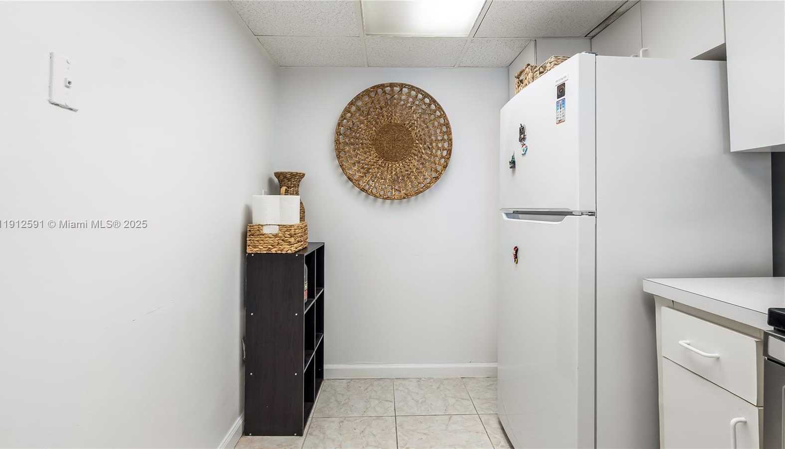 Small Image of 500 BAYVIEW DR #117, Sunny Isles Beach Number 7