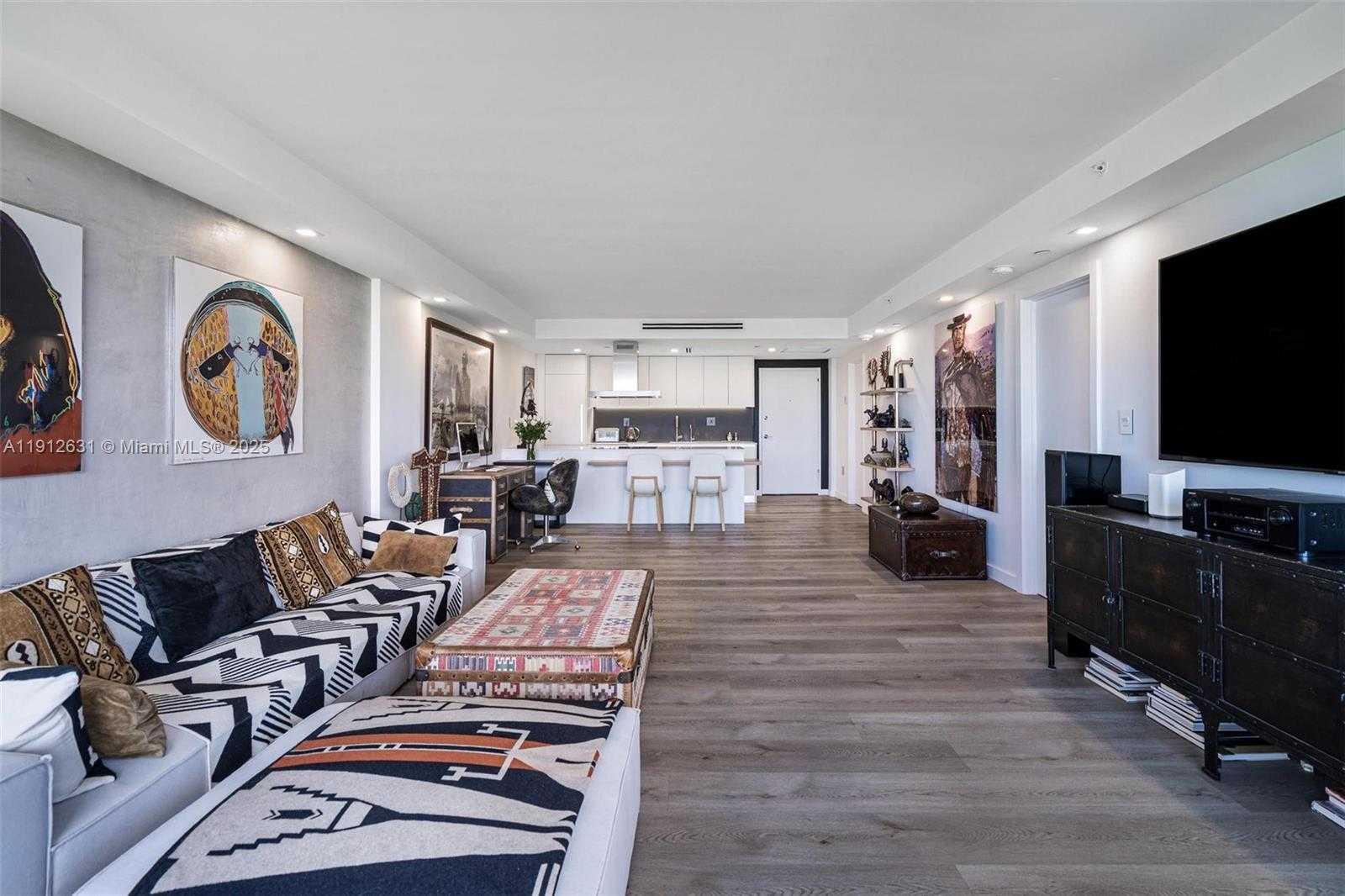 Small Image of 155 OCEAN LANE DR #1002, Key Biscayne Number 11