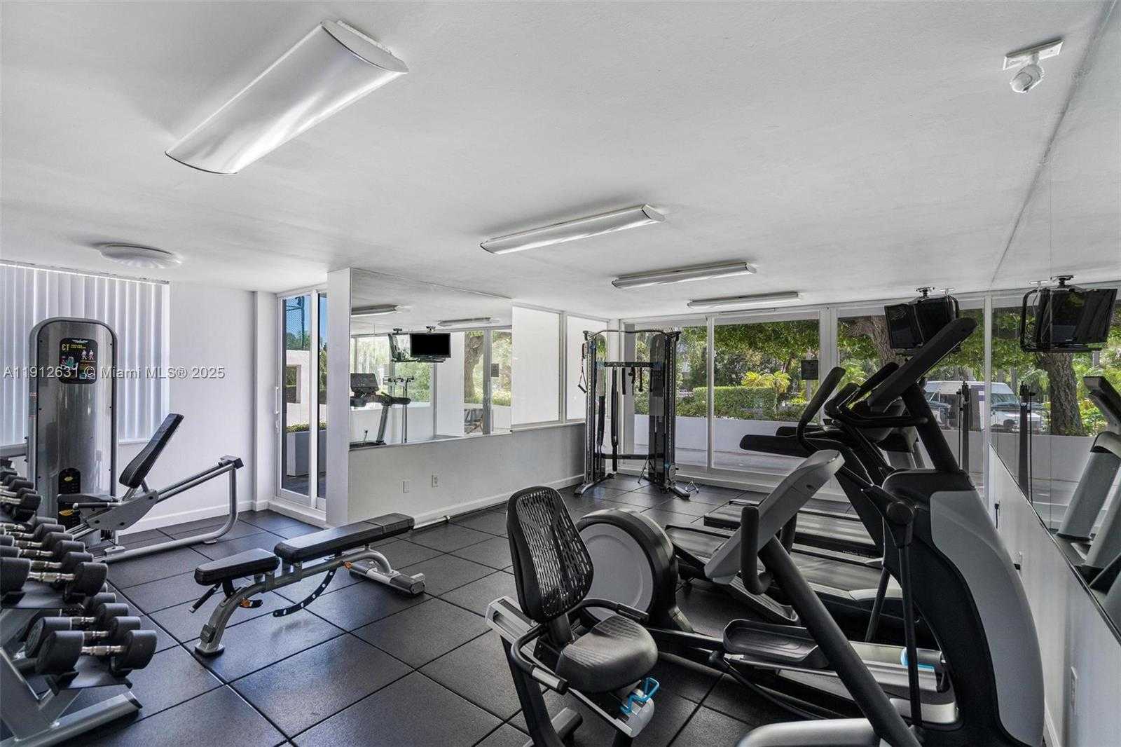 Small Image of 155 OCEAN LANE DR #1002, Key Biscayne Number 24