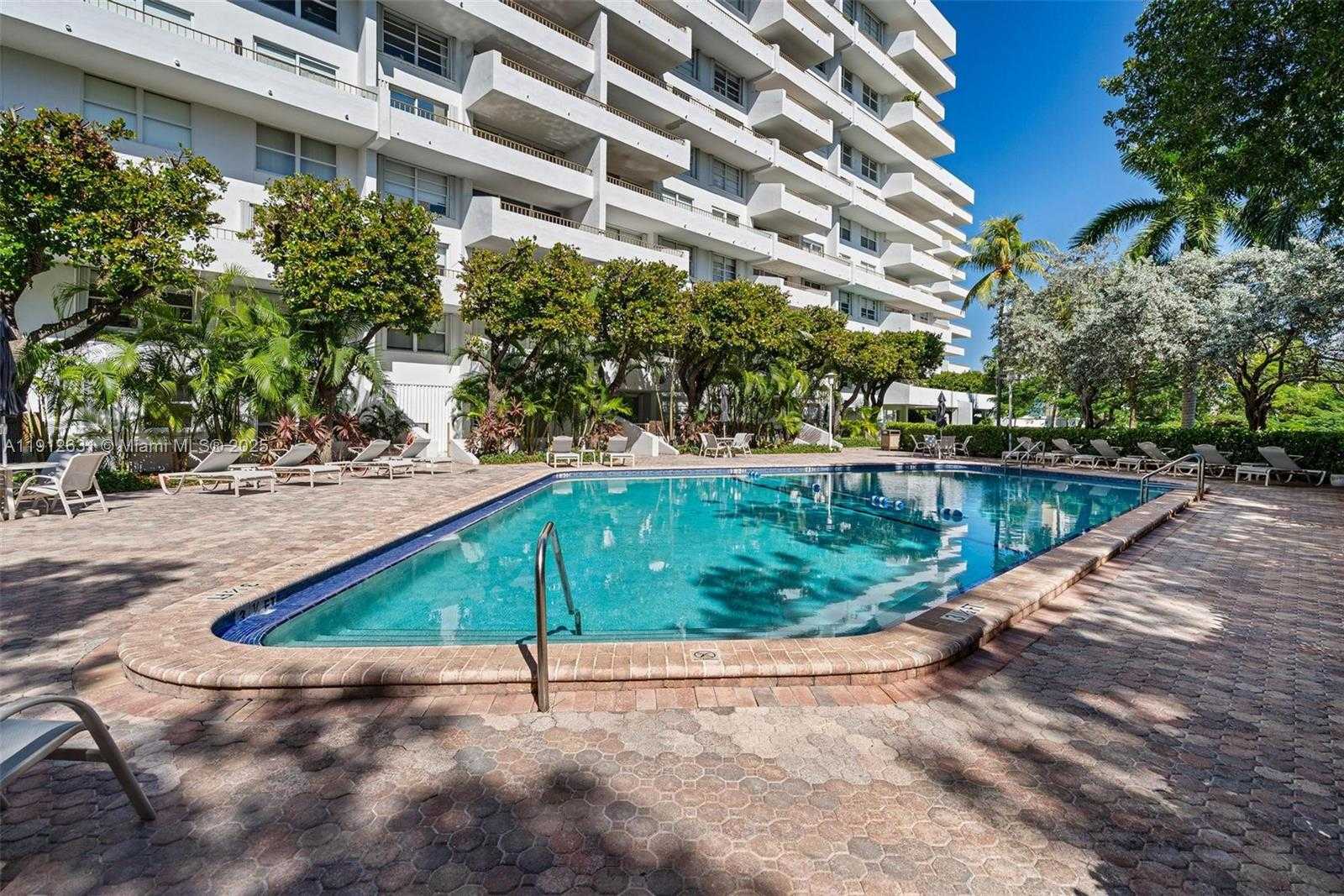 Small Image of 155 OCEAN LANE DR #1002, Key Biscayne Number 25