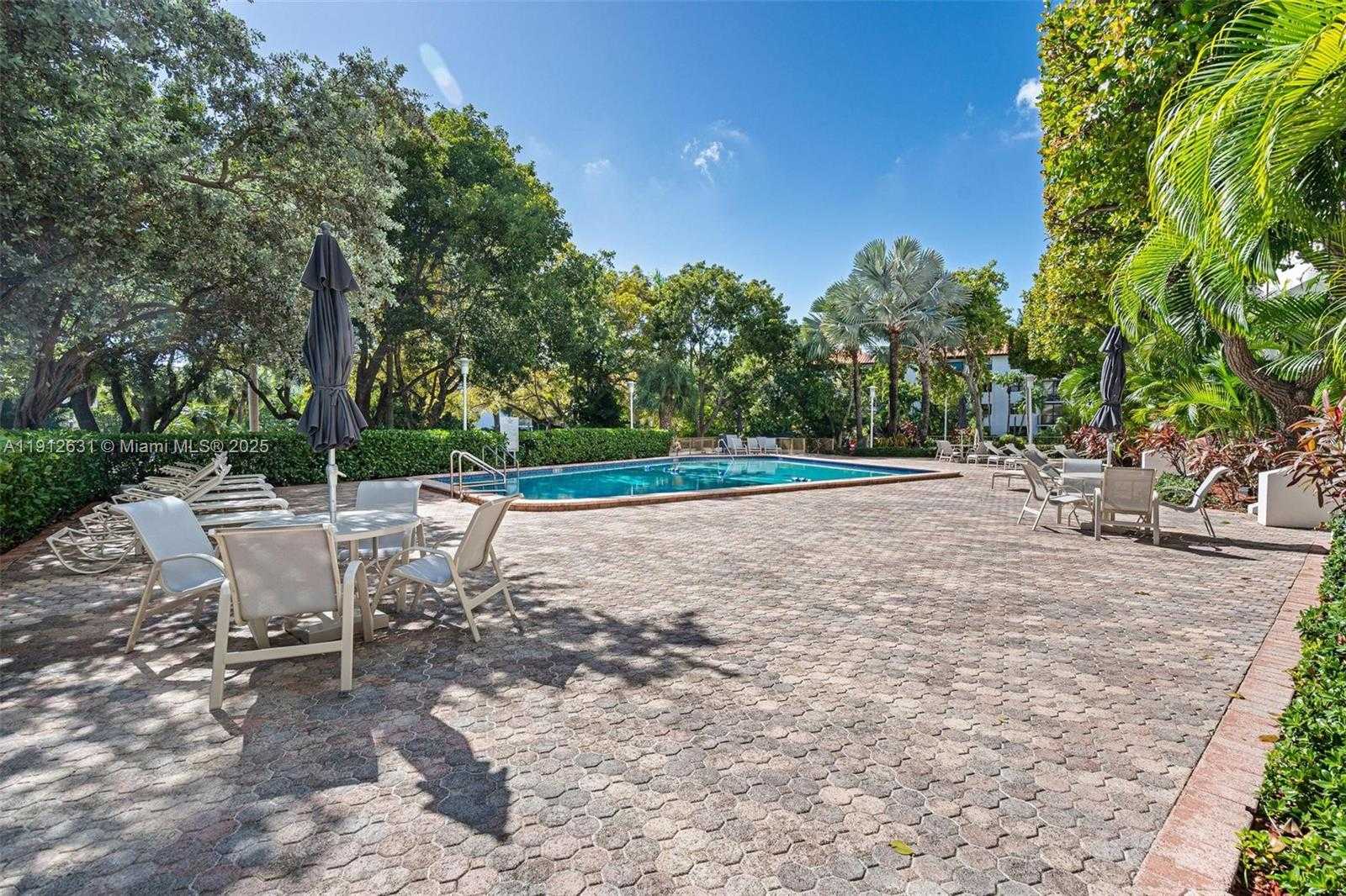 Small Image of 155 OCEAN LANE DR #1002, Key Biscayne Number 28