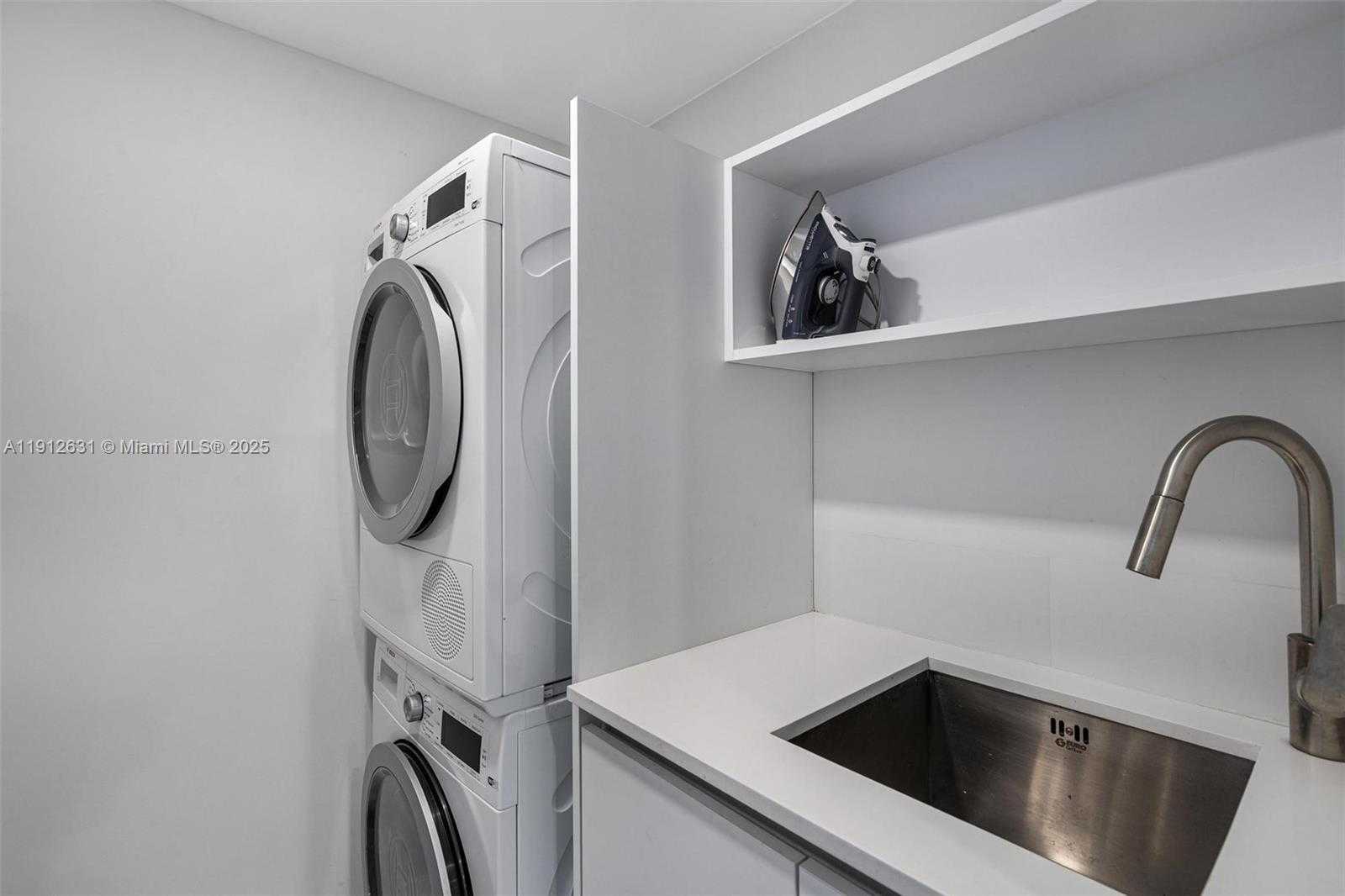 Small Image of 155 OCEAN LANE DR #1002, Key Biscayne Number 40