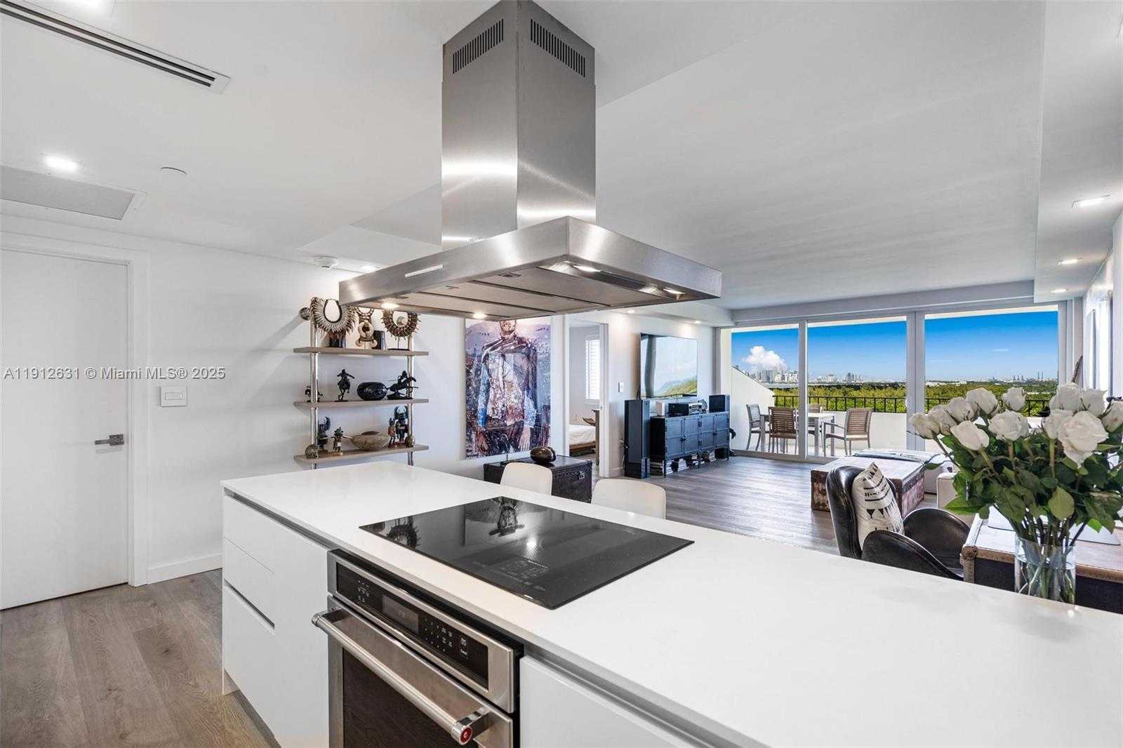 Small Image of 155 OCEAN LANE DR #1002, Key Biscayne Number 5