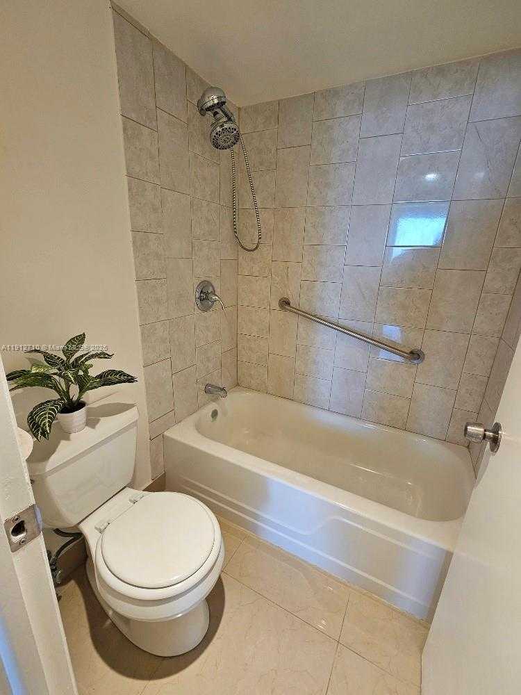 Small Image of 1200 Miami Gardens Dr, Miami, FL 33179, USA Number 14