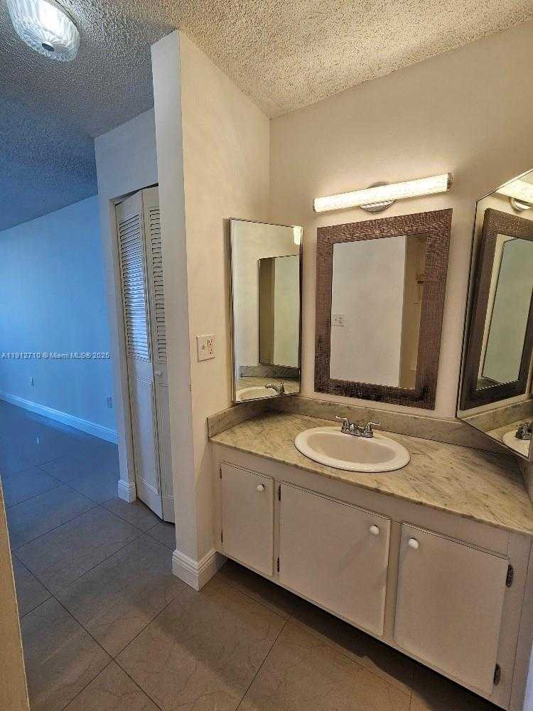 Small Image of 1200 Miami Gardens Dr, Miami, FL 33179, USA Number 15