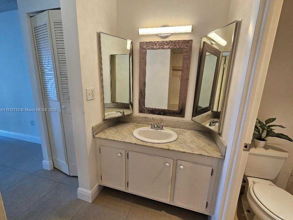 Small Image of 1200 Miami Gardens Dr, Miami, FL 33179, USA Number 16