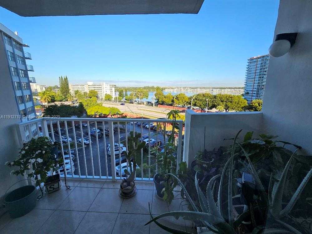 Small Image of 1200 Miami Gardens Dr, Miami, FL 33179, USA Number 17