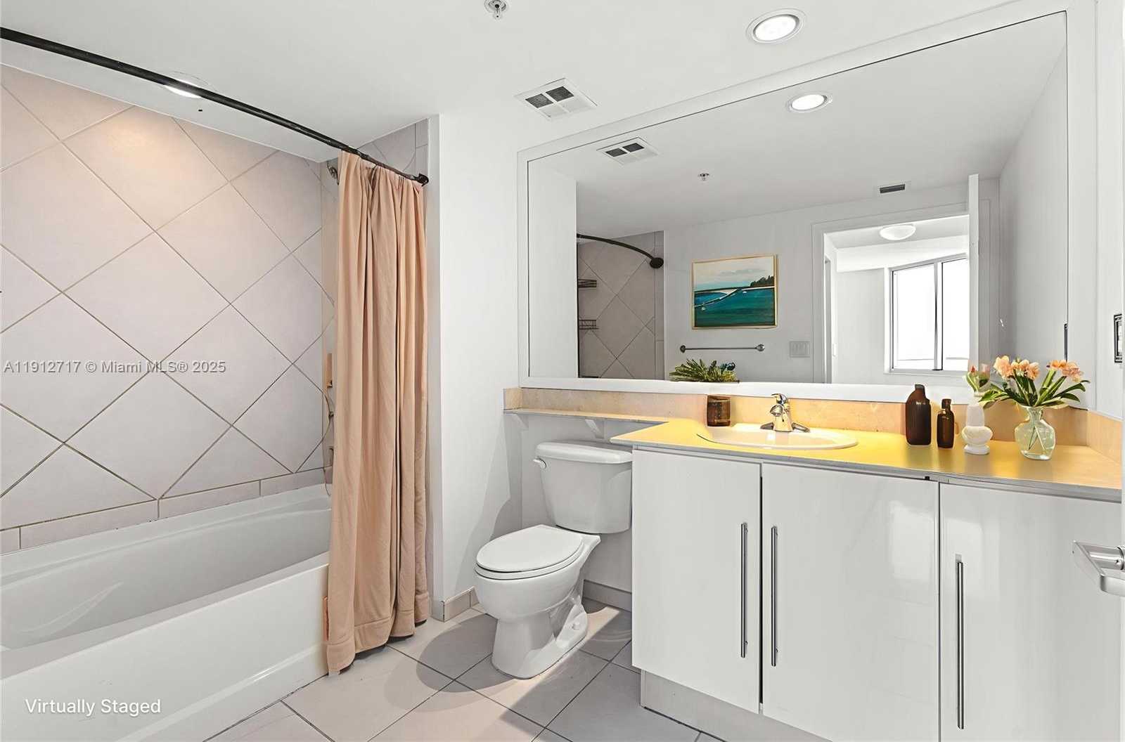 Small Image of 335 SOUTH BISCAYNE BLVD #4105, Miami Number 28