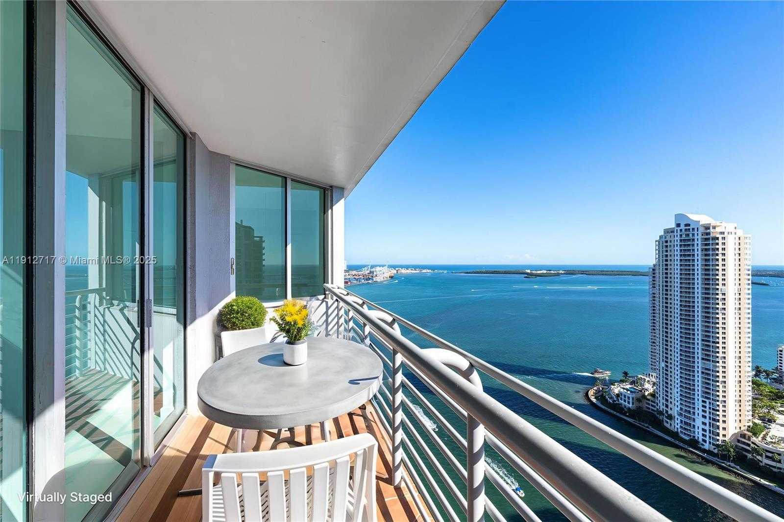 Small Image of 335 SOUTH BISCAYNE BLVD #4105, Miami Number 3