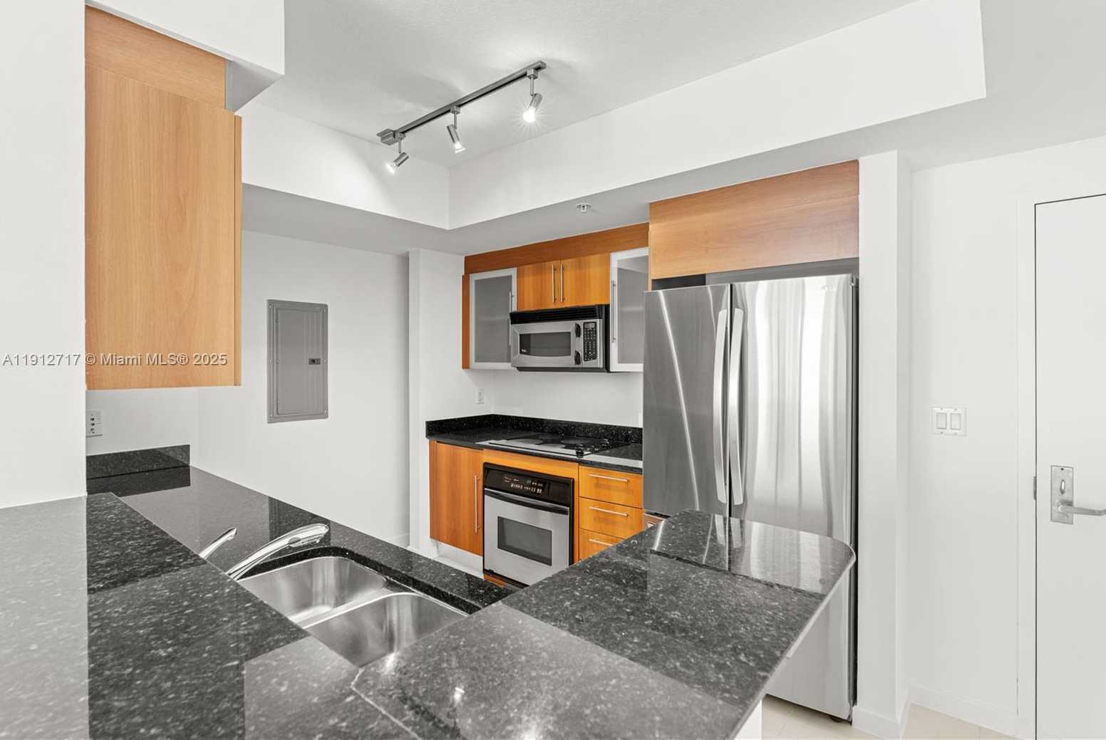 Small Image of 335 SOUTH BISCAYNE BLVD #4105, Miami Number 9