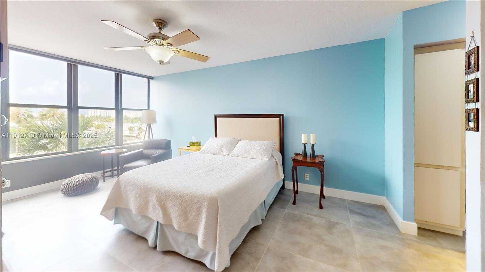 Imagen de Pequeño Objeto