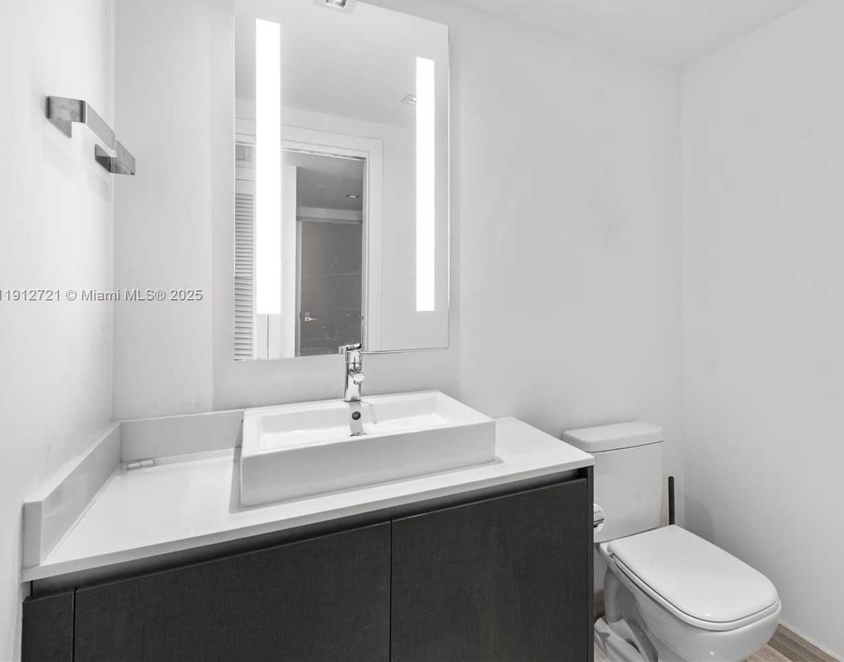 Small Image of 1451 BRICKELL AVENUE #1706, Miami Number 23