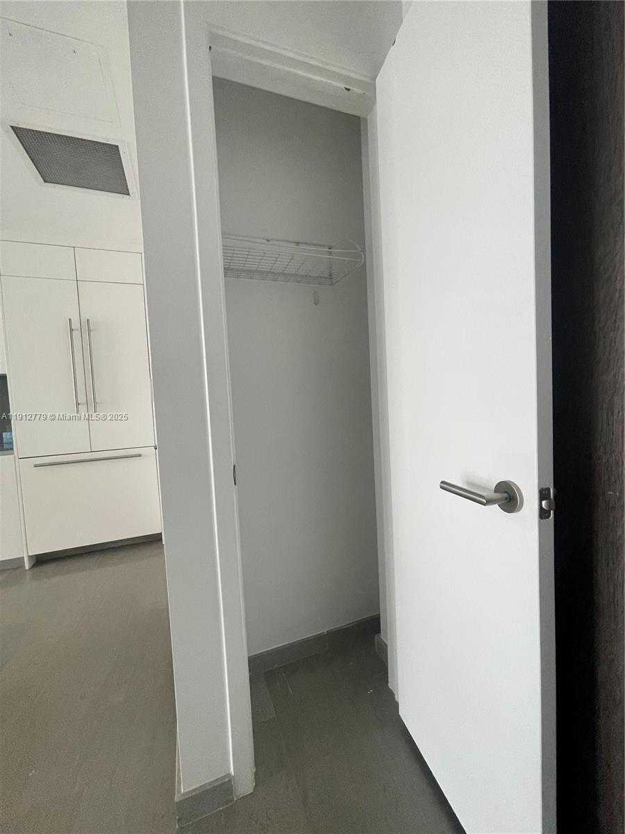 Small Image of 68 SOUTH EAST 6TH ST #3806, Miami Number 11