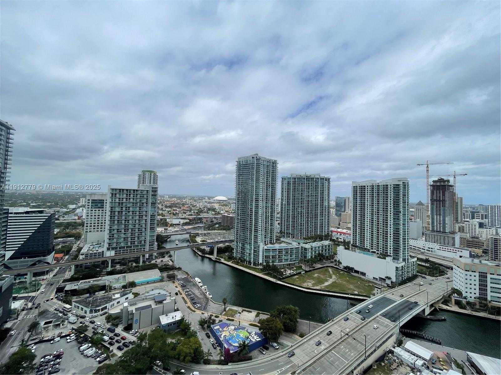 Small Image of 68 SOUTH EAST 6TH ST #3806, Miami Number 2