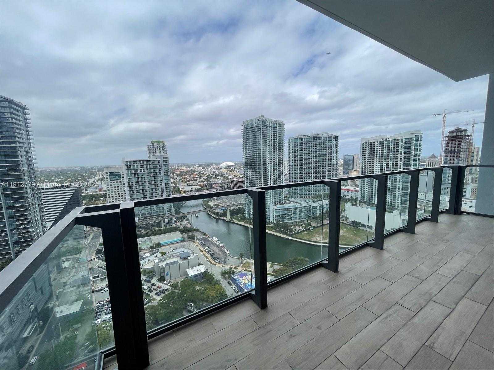 Small Image of 68 SOUTH EAST 6TH ST #3806, Miami Number 21