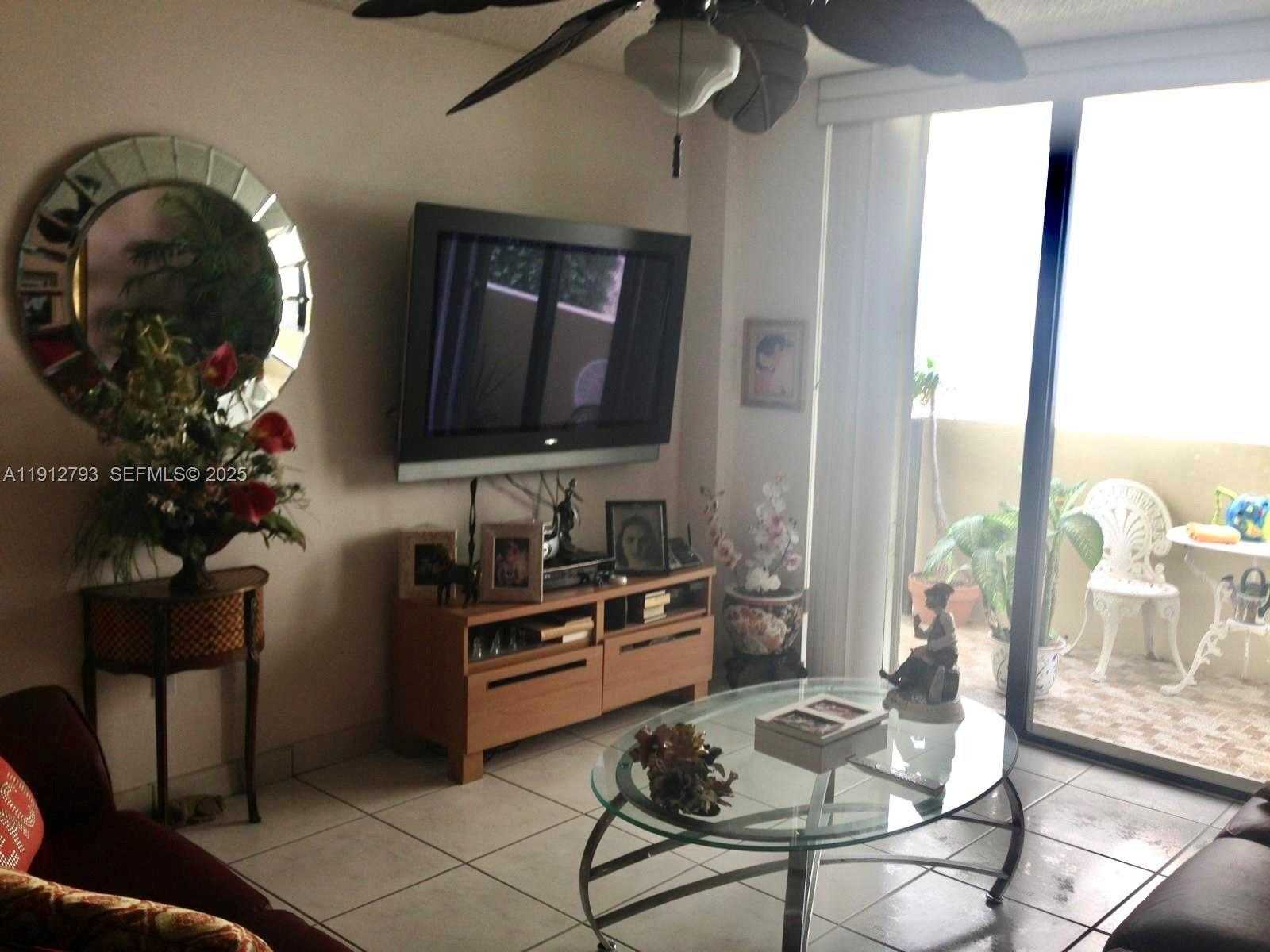 Small Image of 1621 COLLINS AVE #405, Miami Beach Number 10