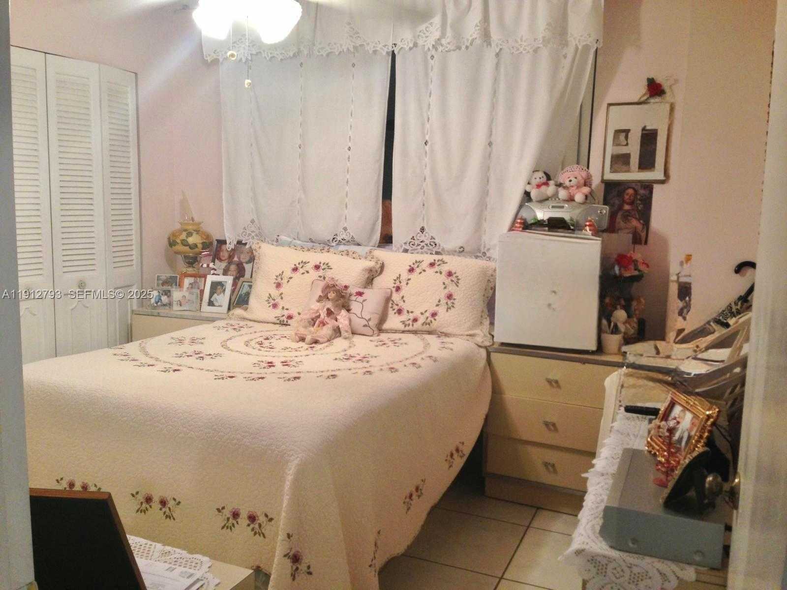 Small Image of 1621 COLLINS AVE #405, Miami Beach Number 12