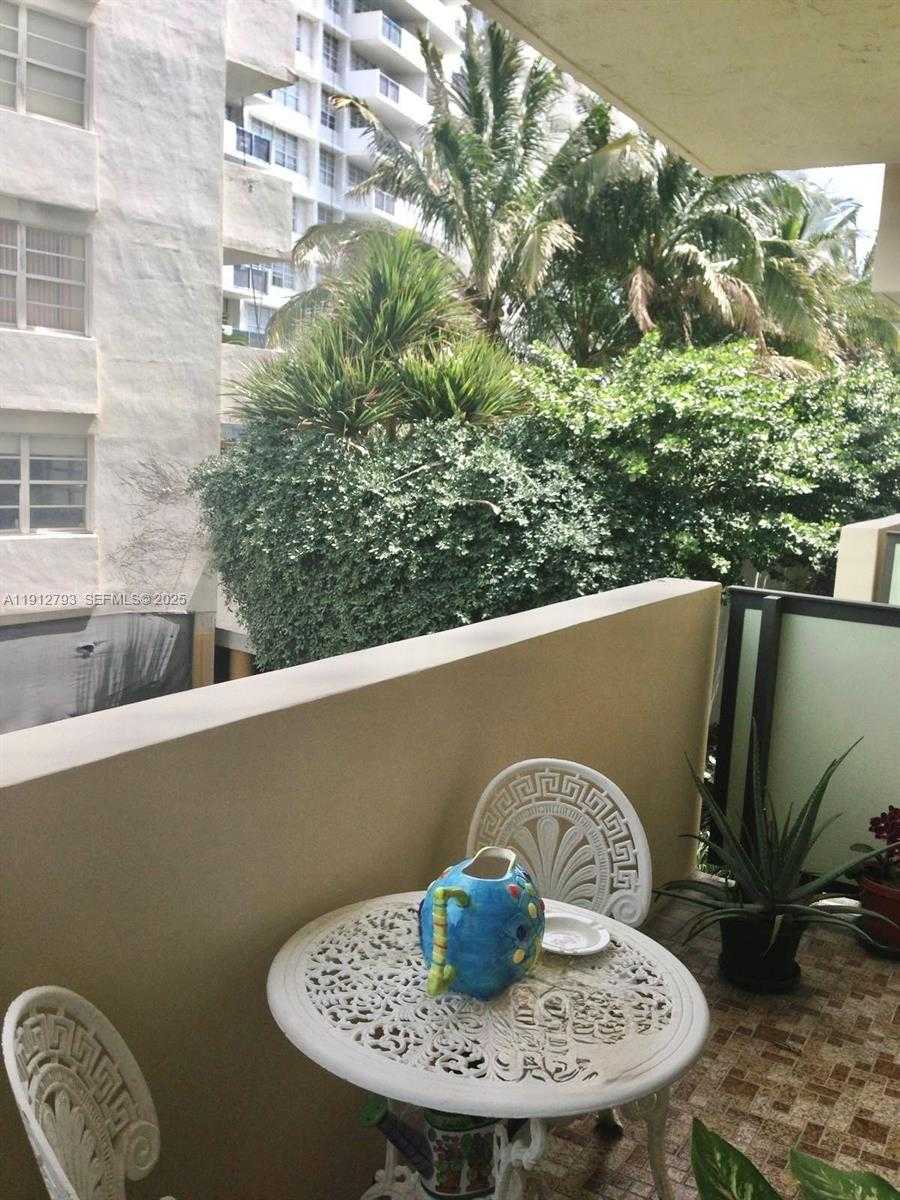 Small Image of 1621 COLLINS AVE #405, Miami Beach Number 15