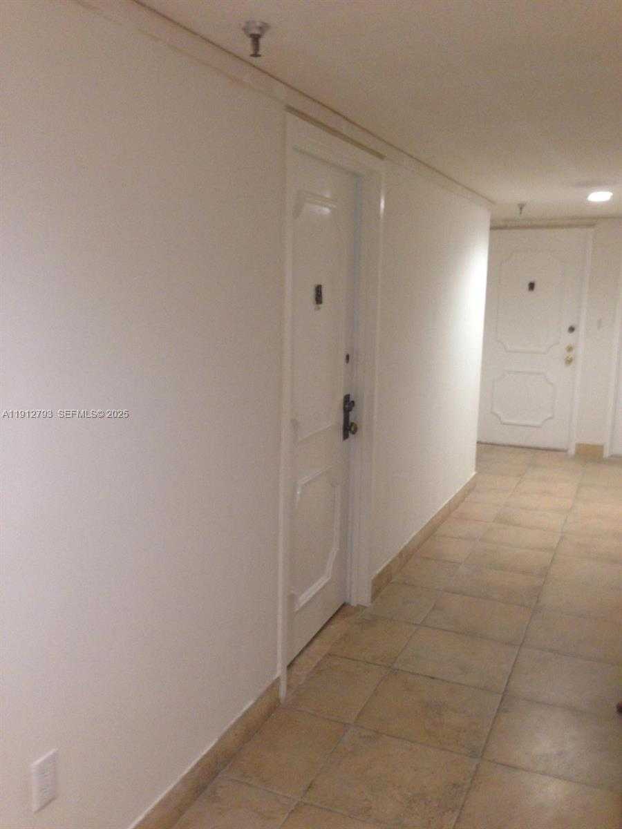 Small Image of 1621 COLLINS AVE #405, Miami Beach Number 7