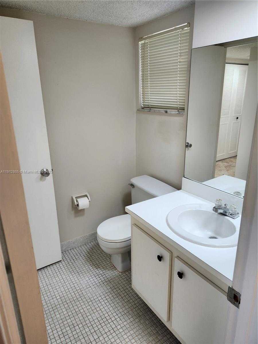 Small Image of 9450 POINCIANA PL #205, Davie Number 6