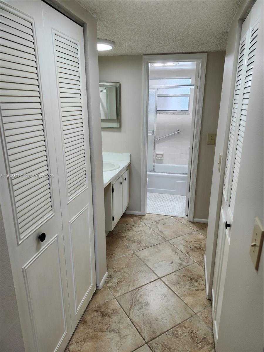 Small Image of 9450 POINCIANA PL #205, Davie Number 7