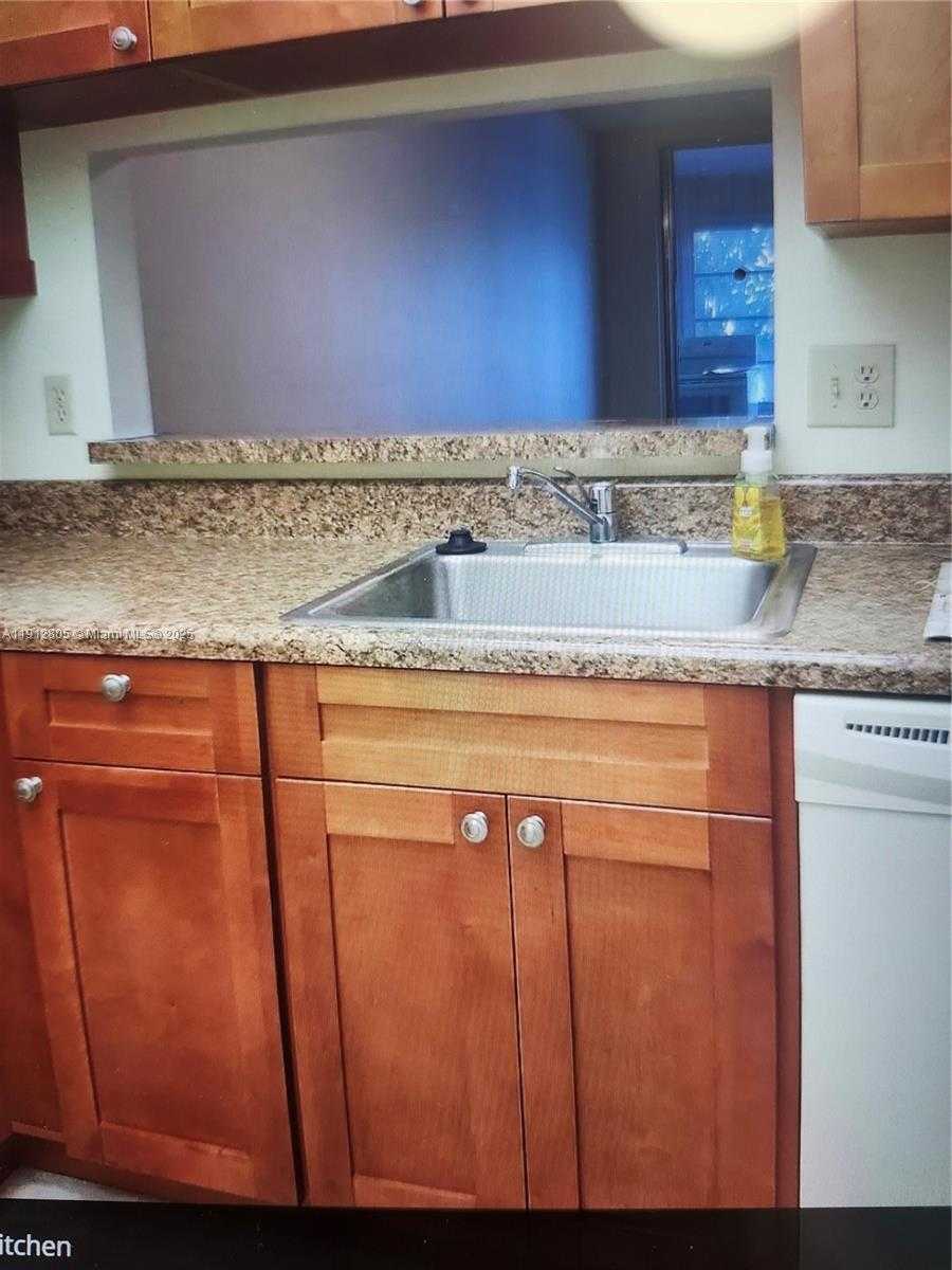 Small Image of 9450 POINCIANA PL #205, Davie Number 8