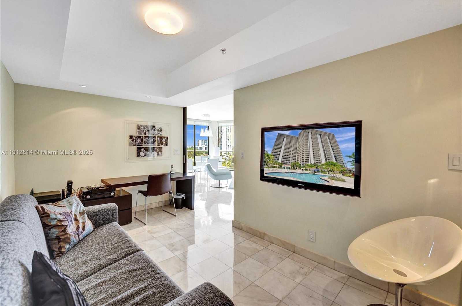 Imagen de Pequeño Objeto